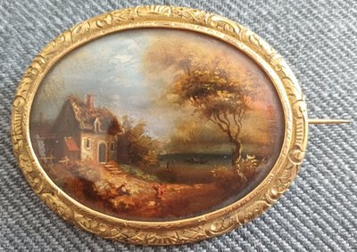 Broche fixé-sous-verre milieu du XIXème siècle.