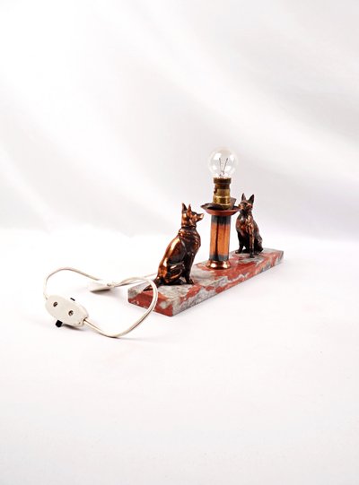 Lampada da notte in stile Art Déco con pastori tedeschi, su base di marmo, primi anni del XX secolo