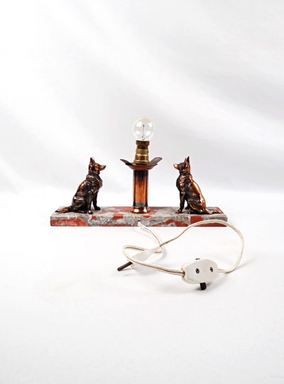 Lampada da notte in stile Art Déco con pastori tedeschi, su base di marmo, primi anni del XX secolo