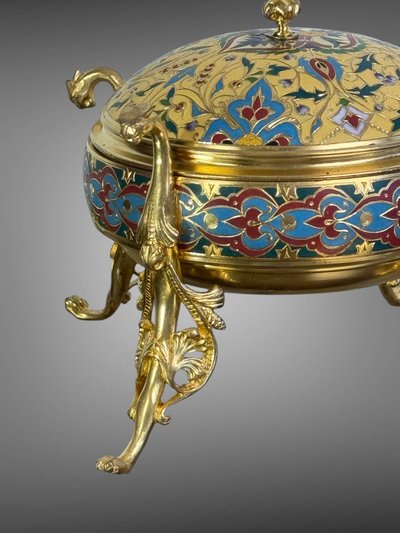 GILDED BRONZE BONBONNIERE WITH POLYCHROME ENAMEL, SIGNED F. BARBEDIENNE, circa 1880