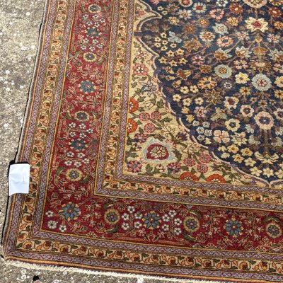 20th-century signed HEREKE silk rug, 175 cm x 120 cm. 