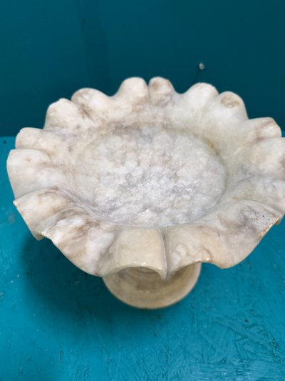 Centre de table en marbre du XIXe siècle, 20 x 24 cm