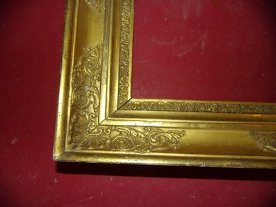 Cadre époque 19ème, en bois doré.