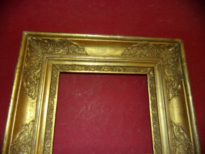 Cadre époque 19ème, en bois doré.