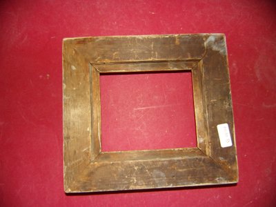Cadre époque 19ème, en bois doré.