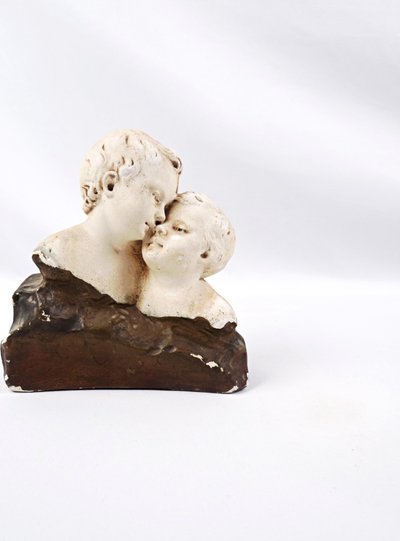 Busto in gesso "Amore fraterno", Art Nouveau, inizio XX secolo