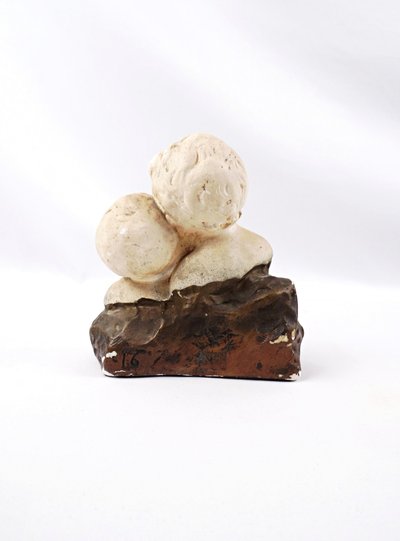 Busto in gesso "Amore fraterno", Art Nouveau, inizio XX secolo