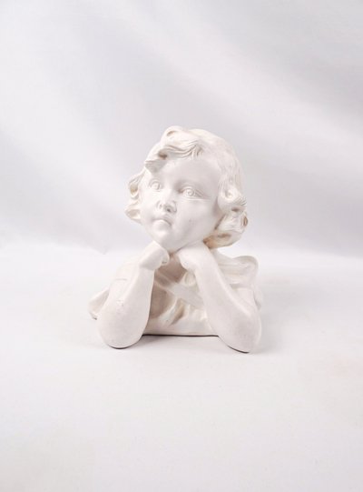 Busto in gesso in stile Art Nouveau raffigurante una giovane ragazza pensierosa, inizio XX secolo.
