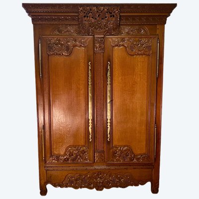 Hochzeitskleiderschrank aus Eiche aus dem 19. Jahrhundert