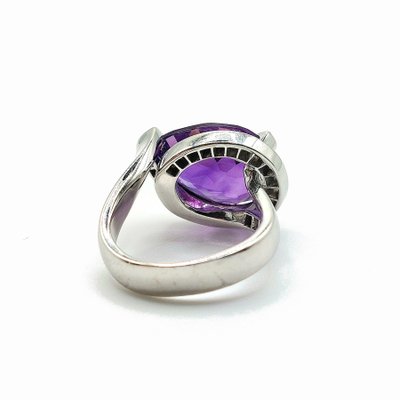 Pear-shaped amethyst ring with diamonds and 18k white gold