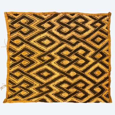 Antique Kuba textile from Kasai, made of embroidered raffia 2