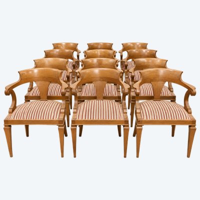 Suite de 12 fauteuils Empire – Chêne massif – Dossier gondole