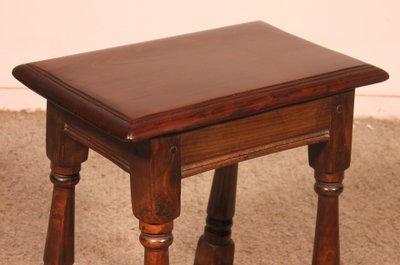 sgabello in legno di castagno