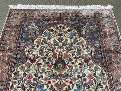Handmade Iranian wool and silk rug - 1.87 m x 1.23 m