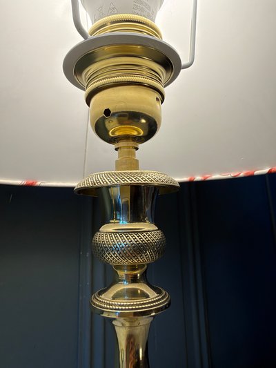 Coppia di lampade in bronzo, altezza 41,5 cm