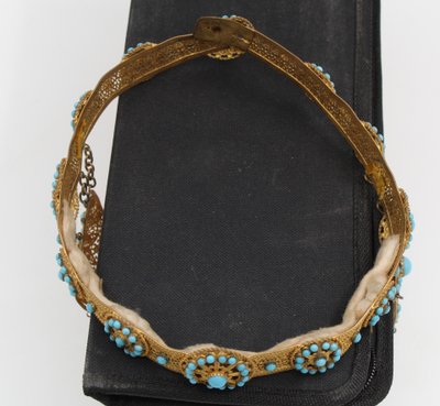 19th-century crown made of gilded brass and turquoise-blue opaline pearls 