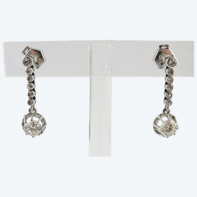Art-Déco-Ohrhänger mit Diamanten im „Demi-Taille“-Schliff auf Platin und Weißgold