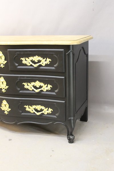 Commode galbée style Louis XV finition noire 