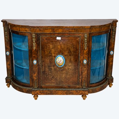 Elegante viktorianische Anrichte mit drei Türen und einer Plakette aus Sèvres