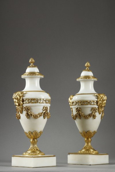 PAIR OF LOUIS XVI STYLE CASSOLETTES