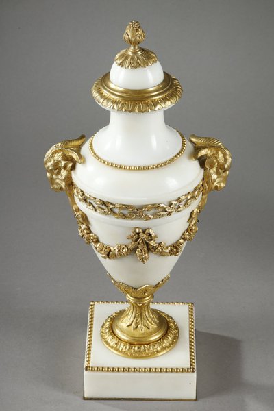 PAIR OF LOUIS XVI STYLE CASSOLETTES