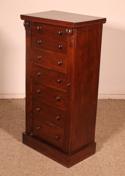 commode wellington en noyer du 19° siècle