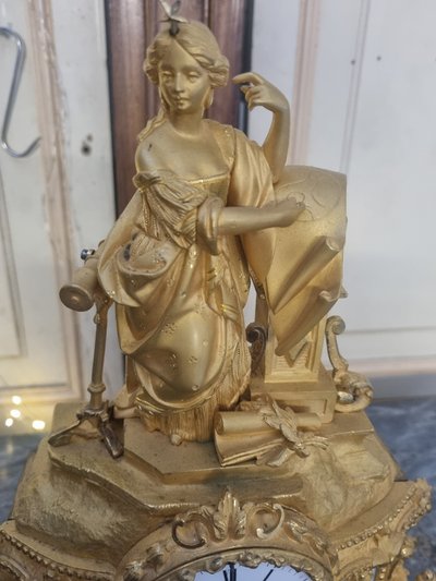 Gilded bronze clock 