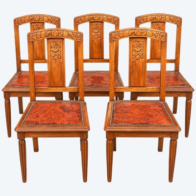 5 Art-Déco-Stühle aus geschnitztem Nussbaum, Ledersitz mit Nieten – 1920er Jahre