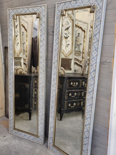 Pair of beveled mirrors 