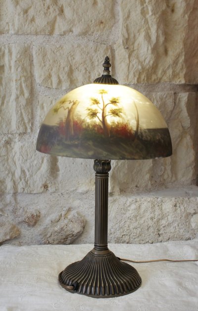 Große Tischlampe mit bemaltem Glaslampenschirm im Handel- oder Jefferson-Stil, um 1970
