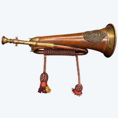 Antique hunting bugle made of copper and brass – Royal Marines regiment insignia – 19th century