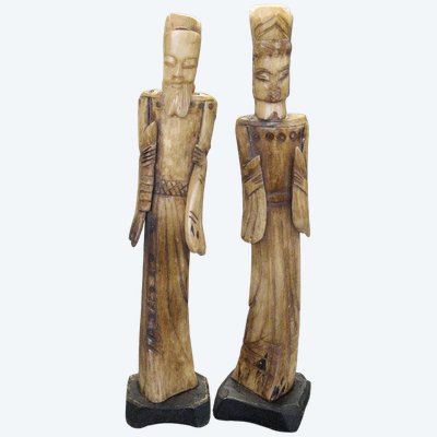 Paire de statuettes chinoises en os sculpté - couple de dignitaire - Circa 1900.