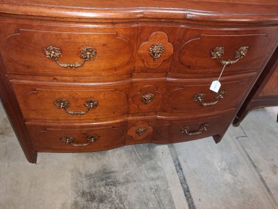 Commode arbalète en merisier – Style Louis XV – XXe siècle