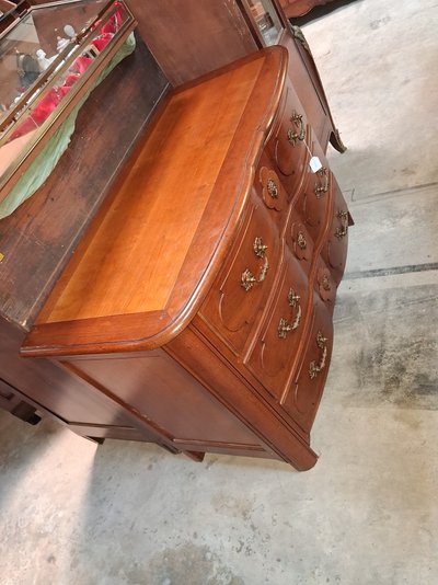 Commode arbalète en merisier – Style Louis XV – XXe siècle
