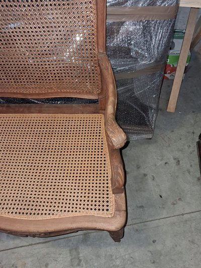 Louis XV-style rattan bench – Carved walnut – 19th century