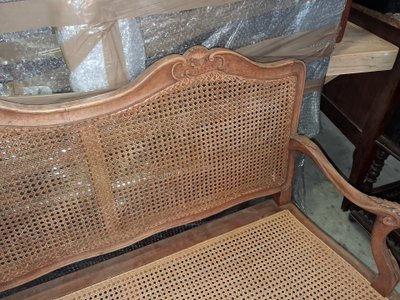 Louis XV-style rattan bench – Carved walnut – 19th century