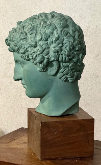 Tête d‘Hermès en platte