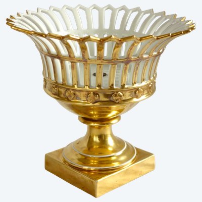 Durchbrochene Schale aus Pariser Porzellan, vergoldet, aus der Zeit des Empire / der Restauration
