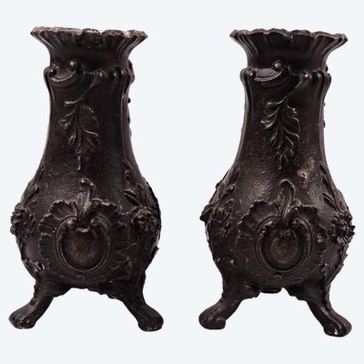 Paire de petit vases soliflore Rococo en étain artisanat Français du XIXe