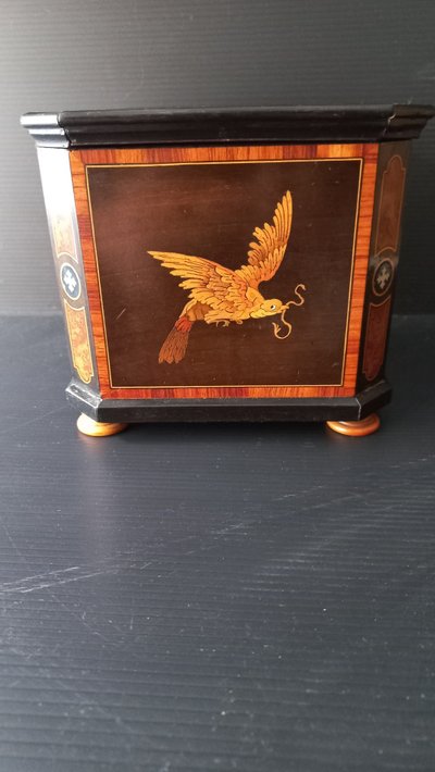 Beautiful 19th century marquetry box