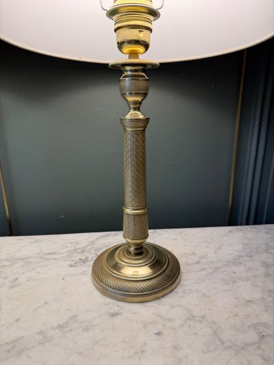 Paar ziselierte Bronzelampen, Höhe 45 cm