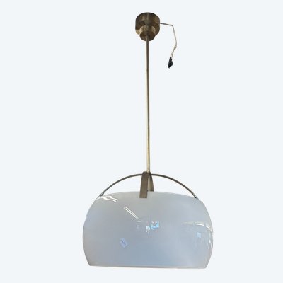 Lustre Omega de Vico Magistretti, produit par Artemide en 1960. Verre et métal. Une icône du design.