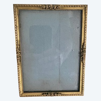 Cadre porte-photo en métal doré à décor de roses – Style Louis XVI – Fin XIXe siècle