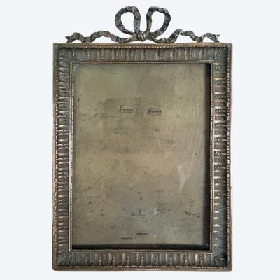 Cadre porte-photo en métal doré à nœud – Style Louis XVI – Fin XIXe siècle