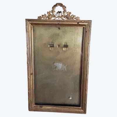 Cadre porte-photo en métal doré à couronne de laurier et roses – Style Louis XVI – Fin XIXe siècle