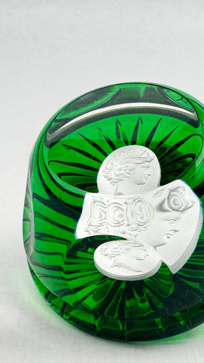 Sèvres Crystal paperweight, green crystal, sulfide profile