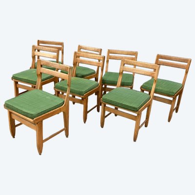 Guillerme et Chambron, série de 8 chaise en chêne. Edition Votre Maison, 1970. 