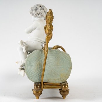 Piccola fioriera in miniatura in Wedgwood e biscuit Fine XIX secolo