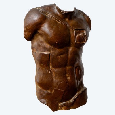 Igor Mitoraj (1944-2014), Persée, sculpture en bronze à patine brune, réalisée en 1988.