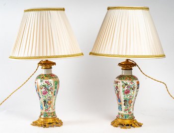 Coppia di lampade cinesi in porcellana e bronzo Fine XIX secolo
